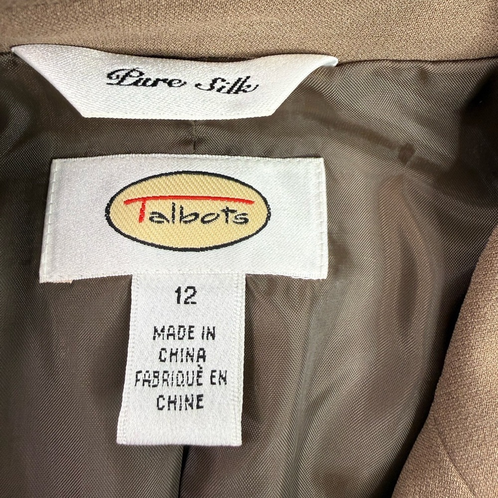 Talbots Silk Classic Two Button Tan Blazer Pockets Size 12 - Picture 4 of 9